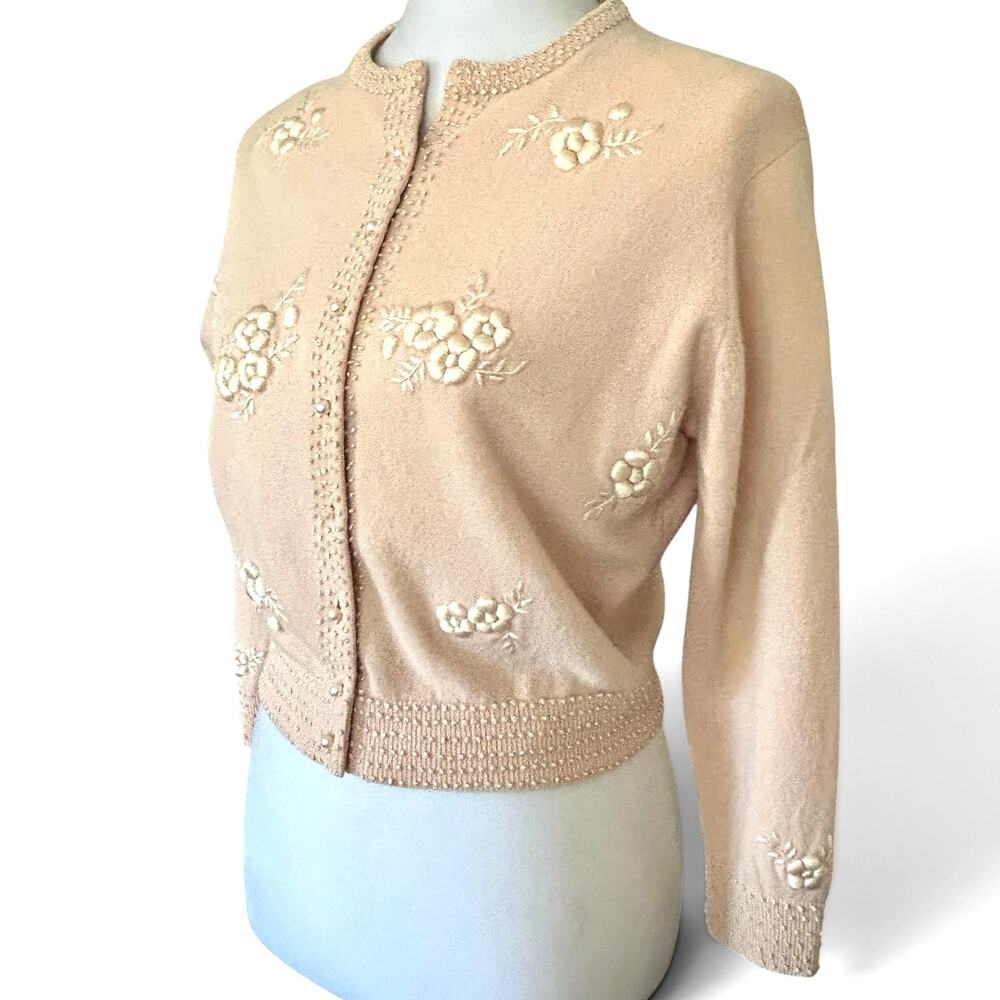 Vintage 1940s - 1950s Light Pink Peach Embroidered Cardigan Sweater Size S